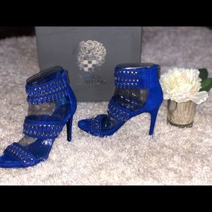 Beautiful Vince Camuto heel sandals